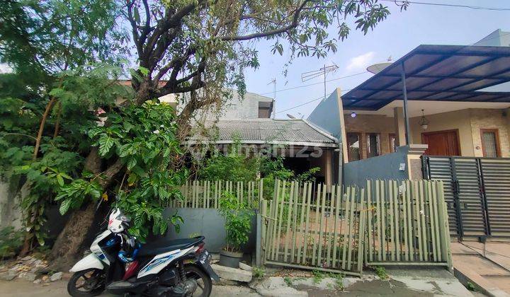 Rumah Bangunan Tua 1,5 Lantai Di Kompleks Grawisa  2