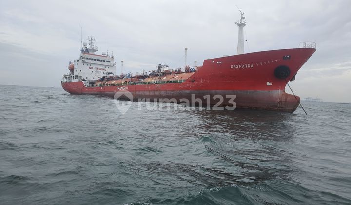 Tanjung Priok - Kapal Tanker di Jakarta Utara Tanjung Priok - Kapal Tanker di Jakarta Utara