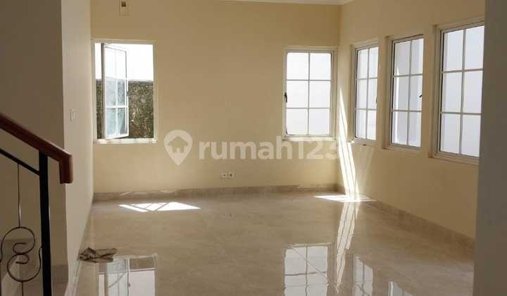 For Sale House in Argenia Area Cluster Sentul City with Beautiful Environment 2