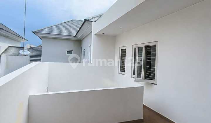 Dijual Rumah Kota Wisata Cibubur Rumah Modern 2 Lantai Siap Huni Lokasi Strategis Cluster Exclusive 2