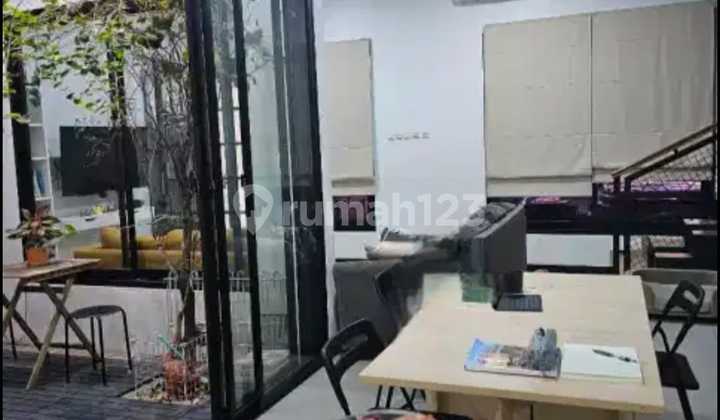 Dijual 1 Unit Rumah di Legenda Wisata Cibubur, 3Lantai 1