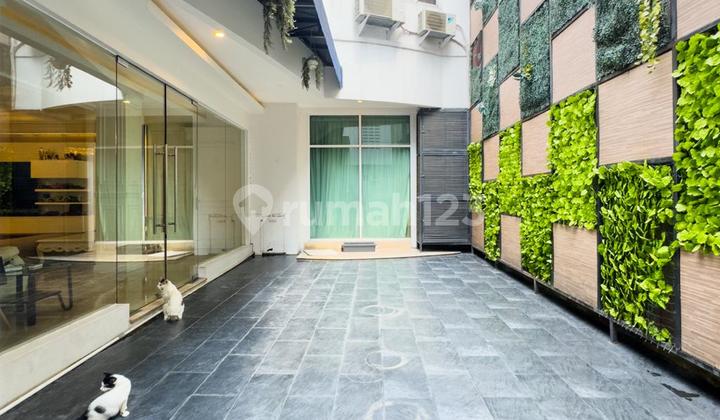 For Sale Luxury and Modern House in Pondok Indah, South Jakarta For Sale Luxury and Modern House in Pondok Indah, South Jakarta