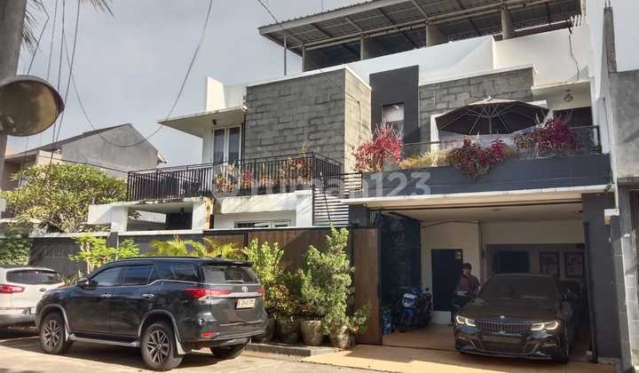 Dijual Rumah Tinggal di Duta Bintaro