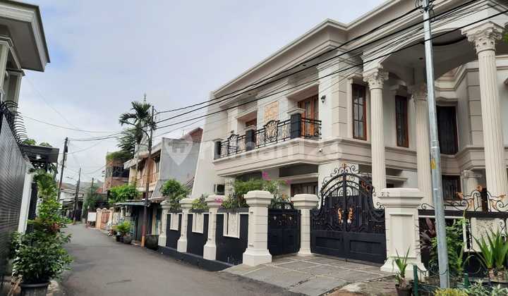Dijual Rumah Mewah Klasik Modern