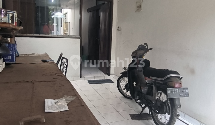 Rumah Bagus Singgasana Pradana, Bandung 2