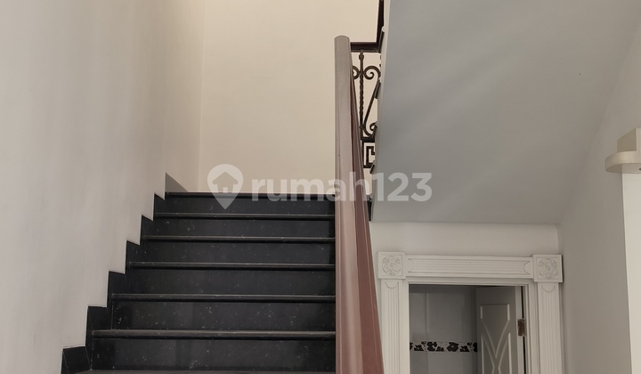 Rumah Lux Bagus Furnished Singgasana Pradana Cluster Elite 2