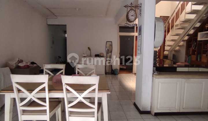 Rumah Bagus Sayap Turangga, Bandung 1