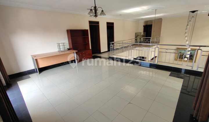 Rumah Lux Bagus Semi Furnished Kembar, Bandung 2