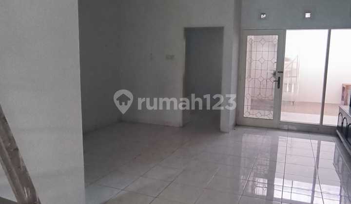 Rumah Singgasana Pradana