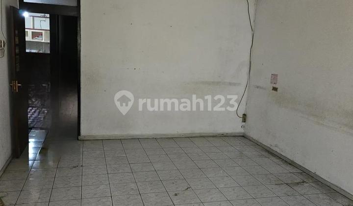 Rumah 2 Lantai di Sayap Kejaksaan Kota Bandung