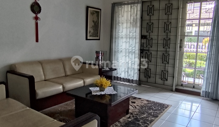 Turun Harga! Rumah Besar Terawat Kembar, Bandung