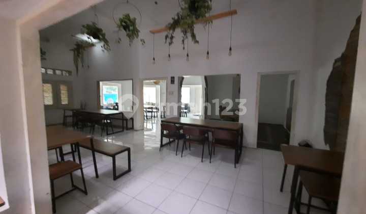 Turun Harga! BU! Rumah Untuk Usaha/Café Sayap Riau, Bandung Turun Harga! BU! Rumah Untuk Usaha/Café Sayap Riau, Bandung