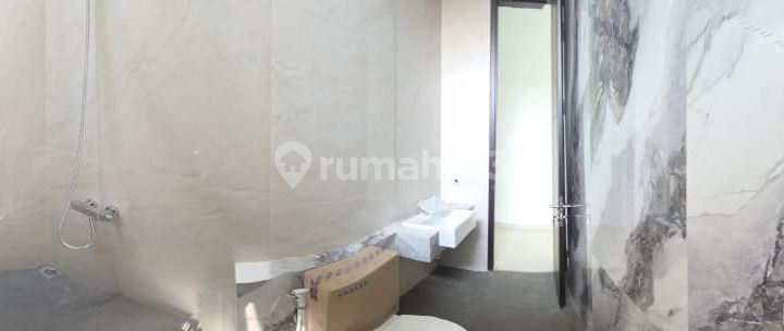 Rumah Baru Bagus Semi Furnished Singgasana Pradana, Bandung 2