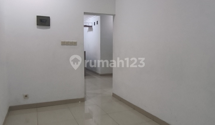 Rumah Bagus Siap Pakai Singgasana, Bandung 1