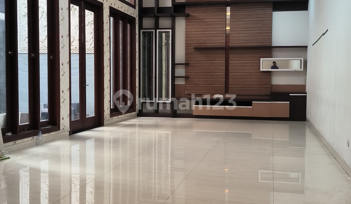 Rumah Bagus Mewah Singgasana Pradana, Bandung Rumah Bagus Mewah Singgasana Pradana, Bandung