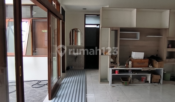 Beautiful Ready-to-Occupy Singgasana Pradana House, Bandung Beautiful Ready-to-Occupy Singgasana Pradana House, Bandung