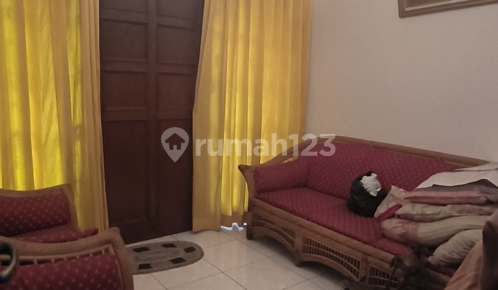 Rumah Bagus Singgasana Pradana, Bandung 1