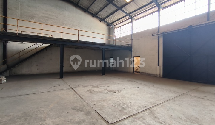 Pungkur Shop House, Bandung Main Road