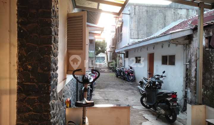 Rumah Hitung Tanah Otista, Bandung Mainroad 1