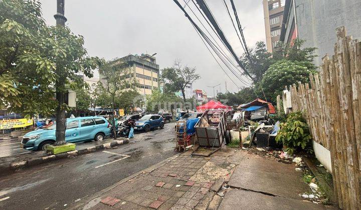 Disewakan Ruang Usaha Ex Food Court Parkir Luasss 2