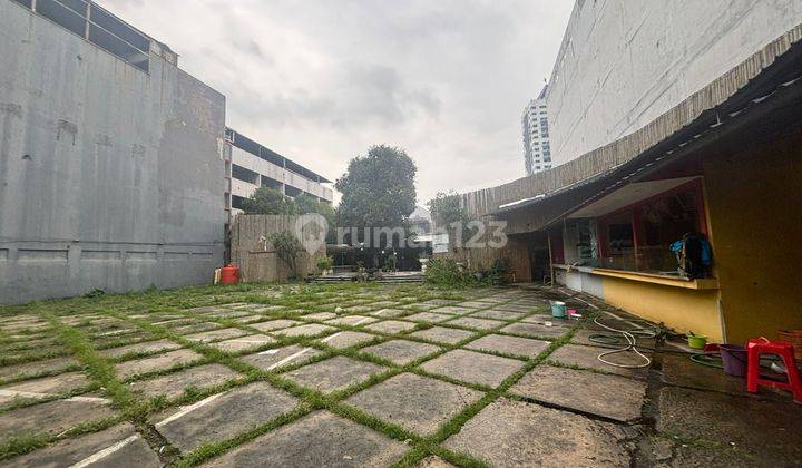 Disewakan Ruang Usaha Ex Food Court Parkir Luasss 1