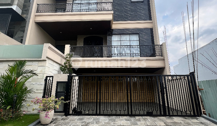 Dijual Rumah Siap Huni Full Furnished North Emerald Mansion