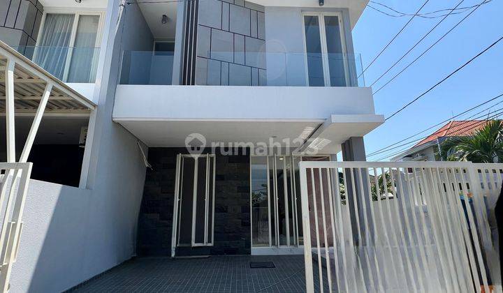 Dijual Rumah Hook 2 Lantai Manyar Tirtoyoso Surabaya Timur 1