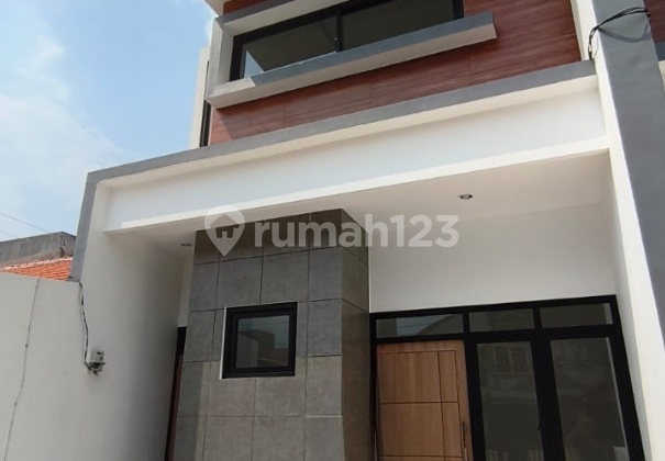 Dijual Rumah 2 Lantai Tenggilis Mejoyo Surabaya