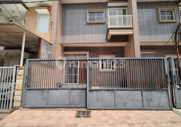 Dijual Rumah Baru 2 Lantai Mulyosari Utara Surabaya Dijual Rumah Baru 2 Lantai Mulyosari Utara Surabaya