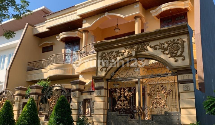 Dijual Rumah Sangat Terawat Villa Royal Pakuwon City Surabaya 2