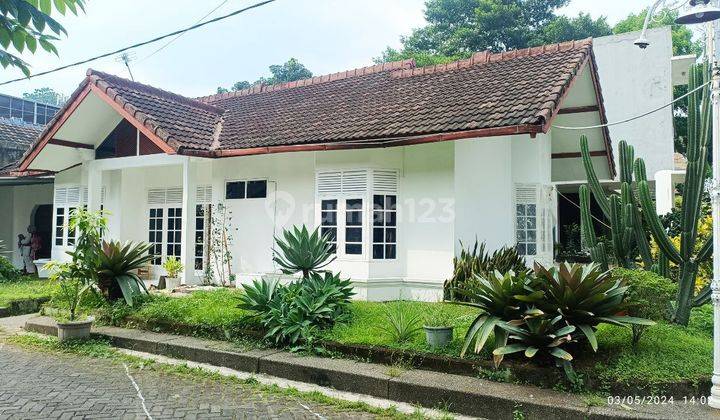 Rumah SHM di Cihampelas, Bandung 1