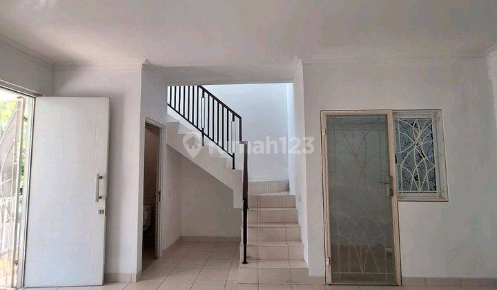 Di Jual Rumah Minimalis Modern Style Hunian Kota Wisata Cibubur. 2