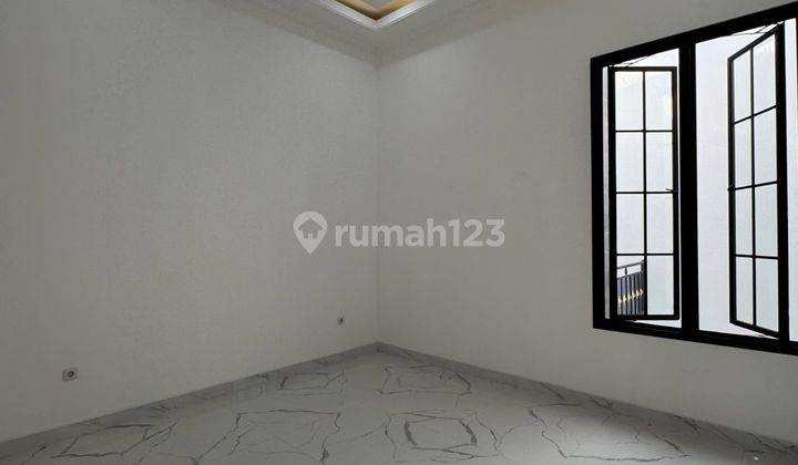 CA231 DIJUAL RUMAH 2 LT BARU GRESS MODEL AMERICAN MODERN, LOKASI SANGAT STRATEGIS, ISTIMEWA, SHM DI MOJOARUM 2