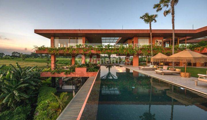 LEASEHOLD - Extraordinary 6-Bedroom Villa in Tumbak Bayuh near Canggu