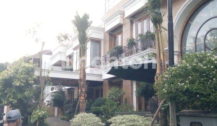 RUMAH SULTAN MEWAH 3 LT DENGAN SEIMMING POOL  DI ROOFTOP BUMI BINTARO PERMAI 2