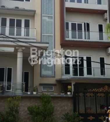 RUMAH MEWAH FULL RENOV TAMAN SURYA 5