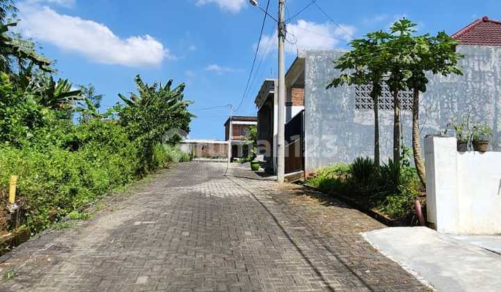 For sale cheap land in Sempalwadak, Bululawang, Malang Regency, 200 meters from Mayjen Sungkono main road. For sale cheap land in Sempalwadak, Bululawang, Malang Regency, 200 meters from Mayjen Sungkono main road.