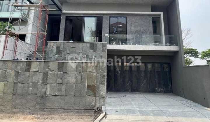 LUXURY HOUSE Modern minimalist 3 Floors Favorite Citraland Cluster 2