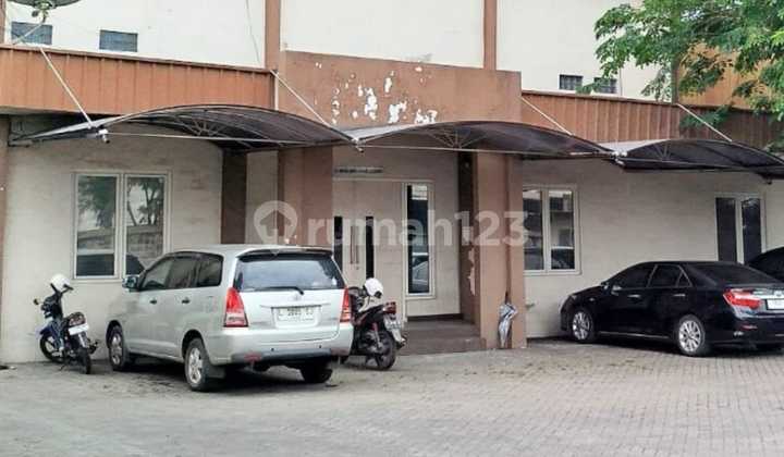 Ready-to-Use Warehouse Surimulia Warehousing Row Twin Road