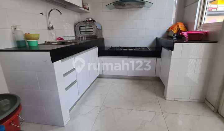 FOR SALE DARMO PERMAI EAST HOOK SEMI-FURNISHED HOUSE 2