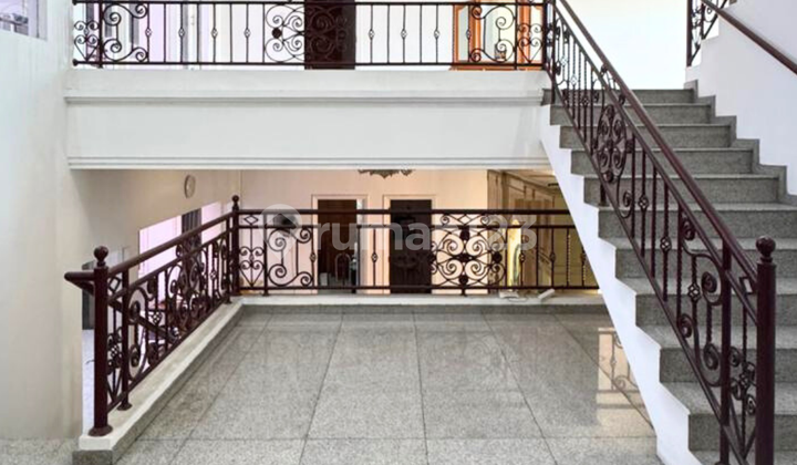 Rumah Komersial Raya Citraland Vila taman Gapura SBY Dekat Gwalk Rumah Komersial Raya Citraland Vila taman Gapura SBY Dekat Gwalk