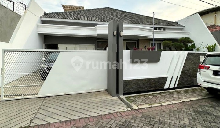 Taman Gading Pantai 2 lantai marmer taman luas depan belakang Taman Gading Pantai 2 lantai marmer taman luas depan belakang