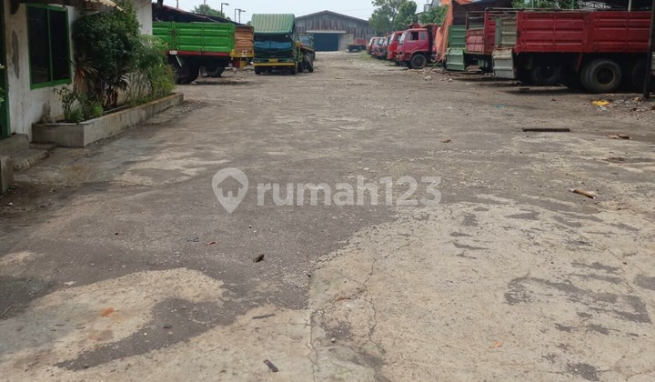 For Sale Heavy Equipment/Truck Garage with Warehouse in Banjar Sugihan, Surabaya