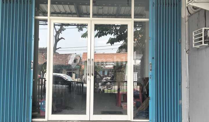 Ready-to-Use 2-Unit Shop House in Gunungsari Street, West Surabaya 2