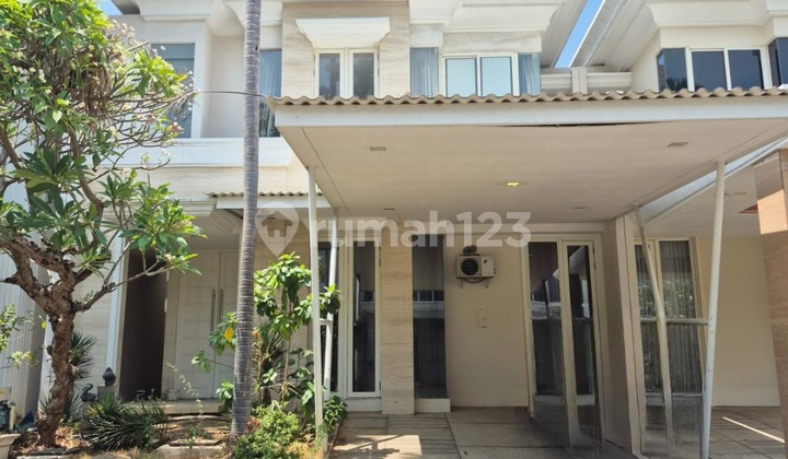 Dijual Rumah di LARIZ WOOD SEMI FURNISH PAKUWON INDAH