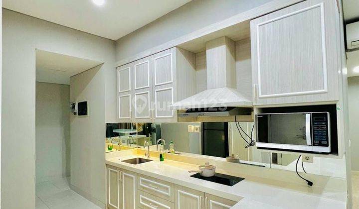 Apartment Voila Lt. 17 PRIVATE LIFT surabaya  2