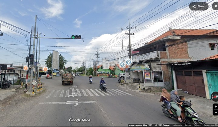 For Sale: Pine Villa in Batu Pesanggrahan Kusuma with Swimming Pool 2