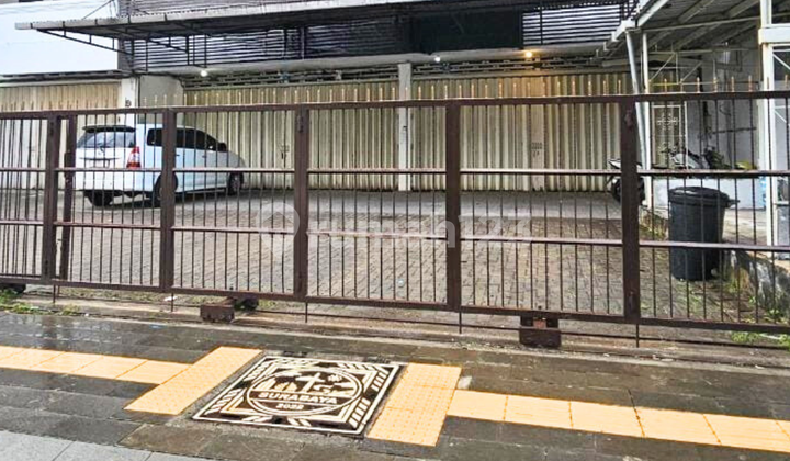 For Rent Commercial Building, Strategic Location, Central Surabaya.