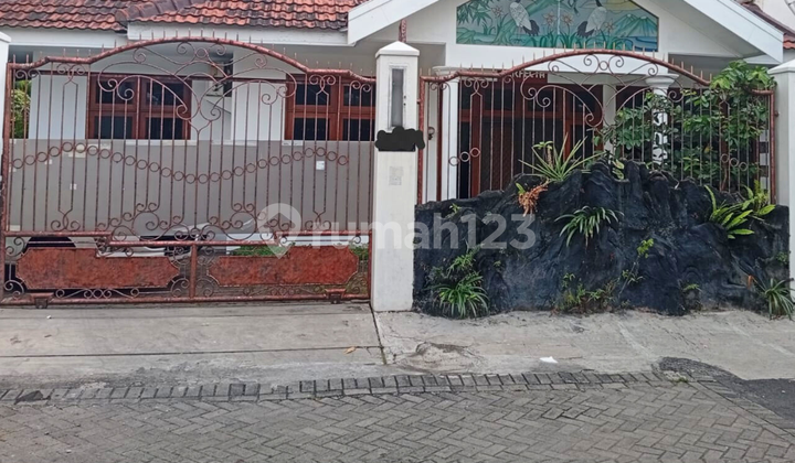 Dijual Rumah Lama Hitung Tanah Dibangun Ulang Darmo Harapan Utara Dijual Rumah Lama Hitung Tanah Dibangun Ulang Darmo Harapan Utara