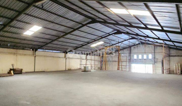 Dijual/ sewa Gudang di Raya Margomulyo Indah 1